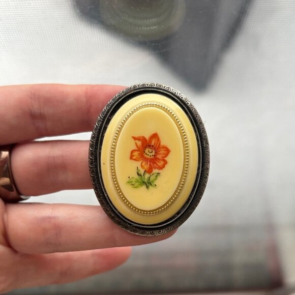 Vintage Floral Hand Painted Oval Brooch - Picture 1 of 5